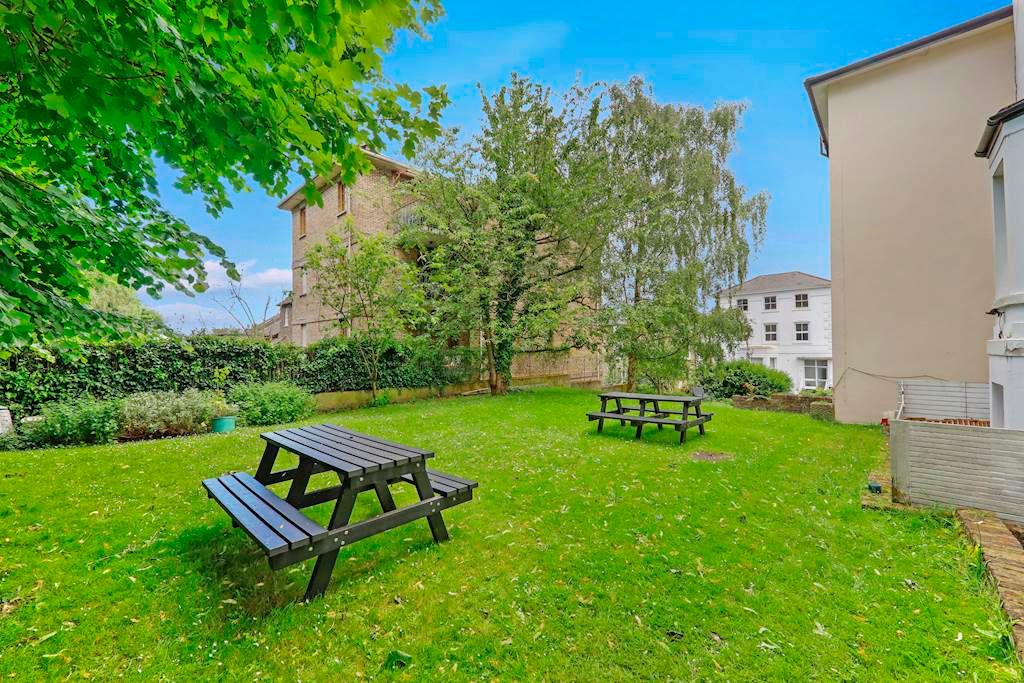 Property photo 3 of 8 12-B33Cjhhgll - Flat 7 Westview Court - 36 (2)-Sma