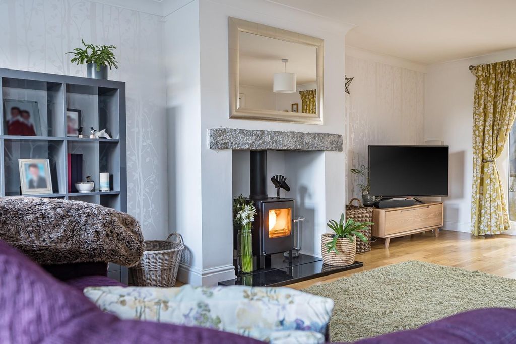 Property photo 3 of 24 Living Room