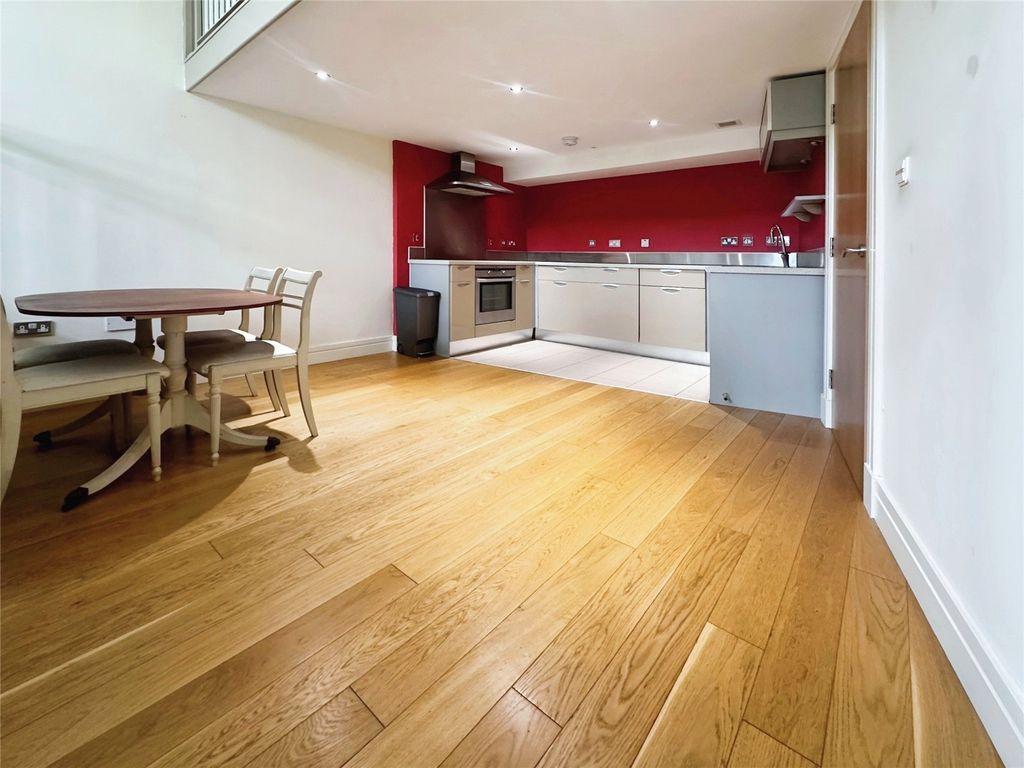 Property photo 2 of 19 Picture No. 18