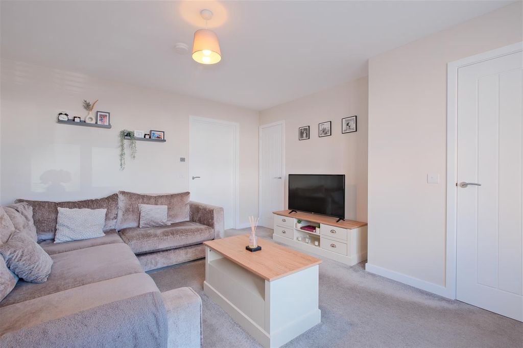 Property photo 3 of 23