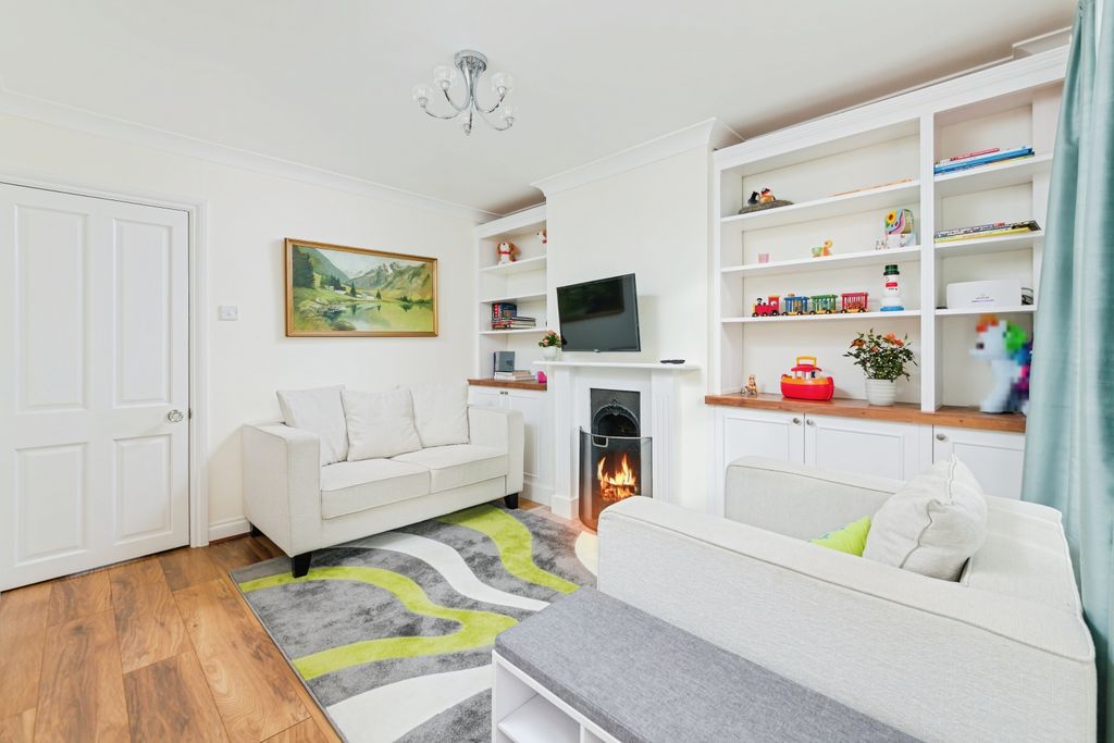 Property photo 2 of 11