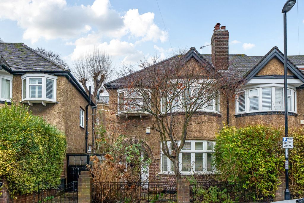 Property photo 1 of 19 External