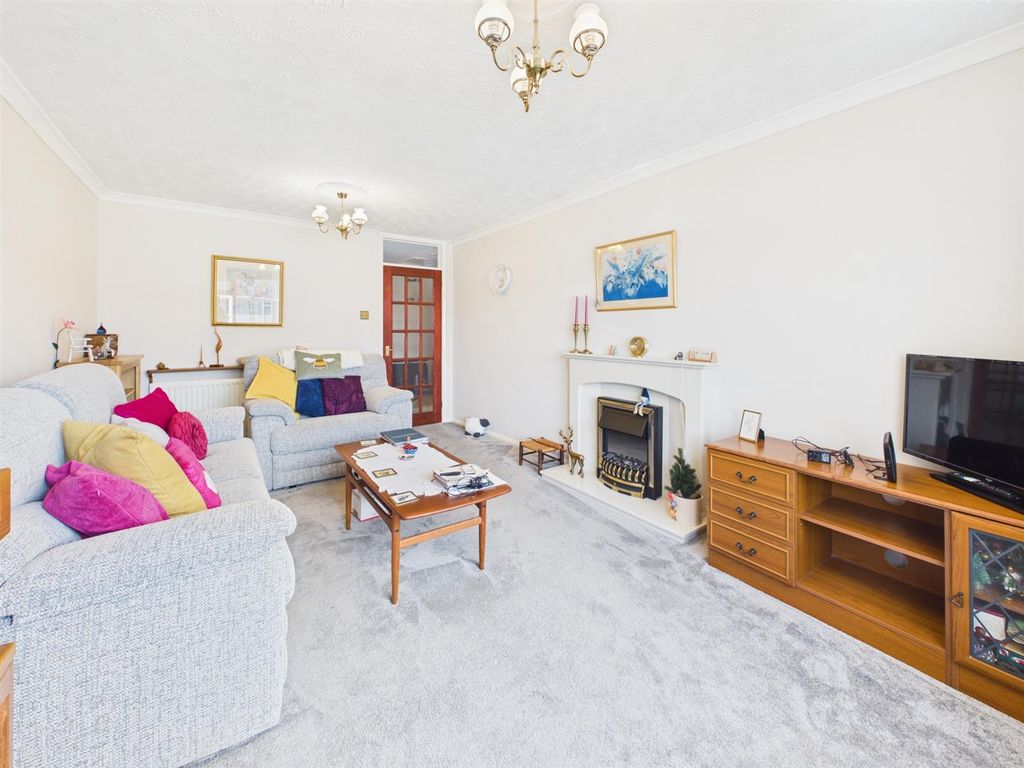 Property photo 3 of 18