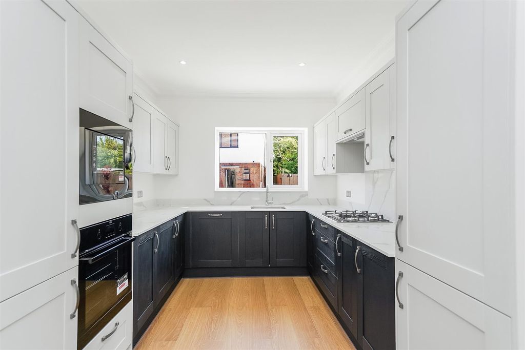 Property photo 3 of 30 Dsc01472.Jpg