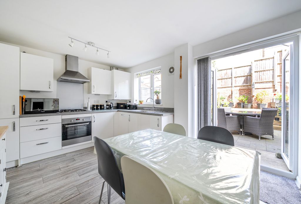 Property photo 3 of 23 1302525-12-6839Bd...