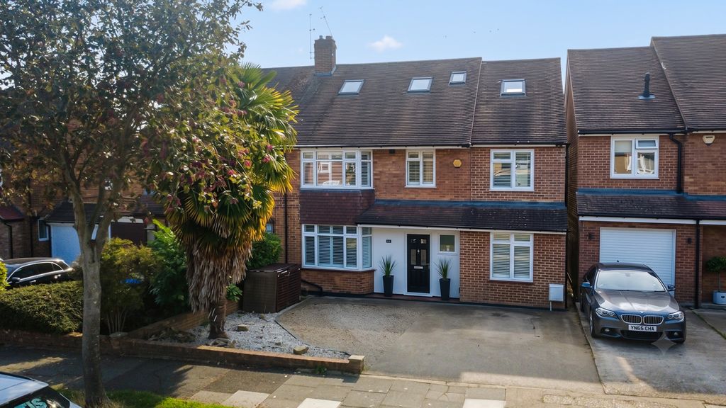 Property photo 3 of 37 5567974