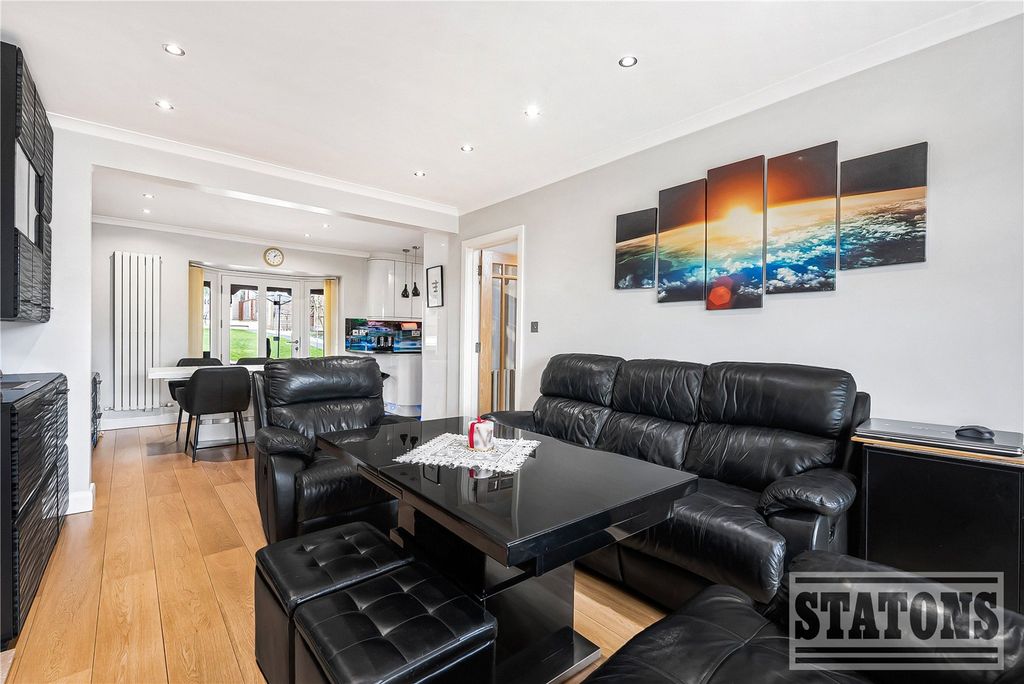 Property photo 2 of 24 Picture No. 04