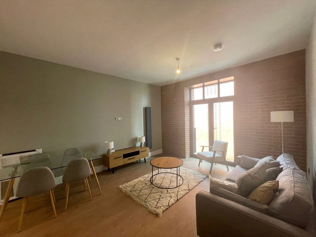 Property photo 2 of 12 Lounge