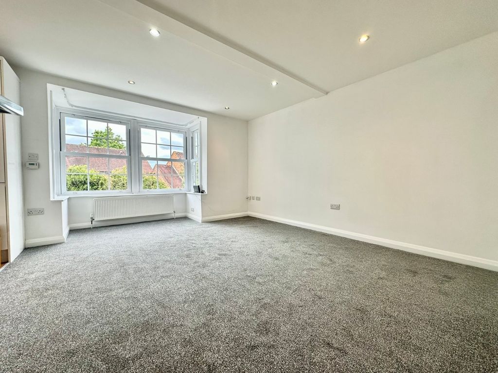 Property photo 2 of 12 Picture No. 10