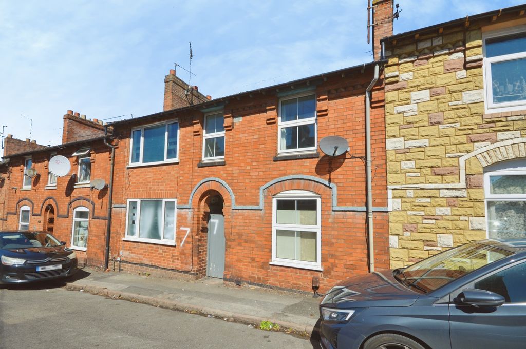 Property photo 1 of 8