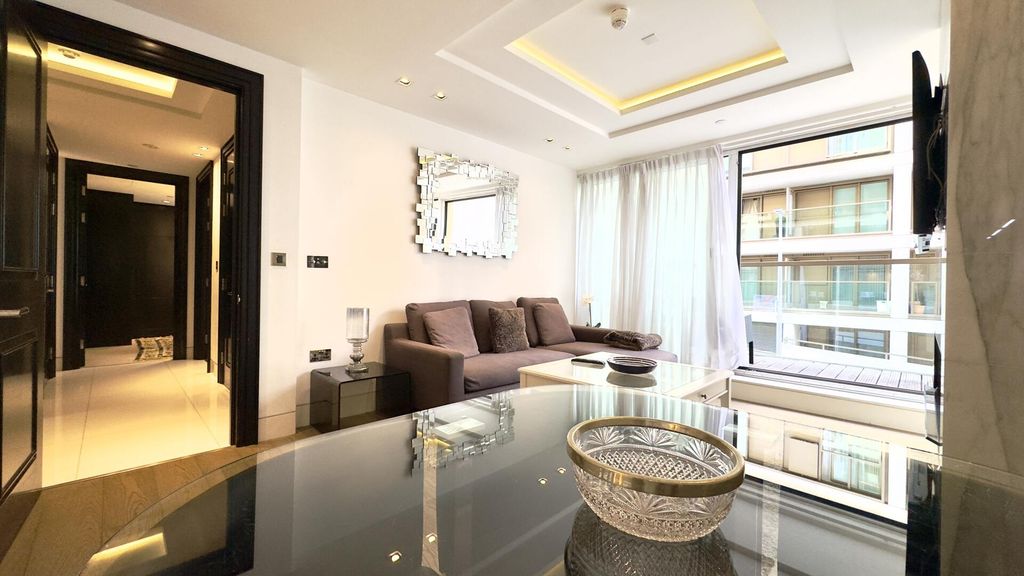 Property photo 3 of 14 Living Room