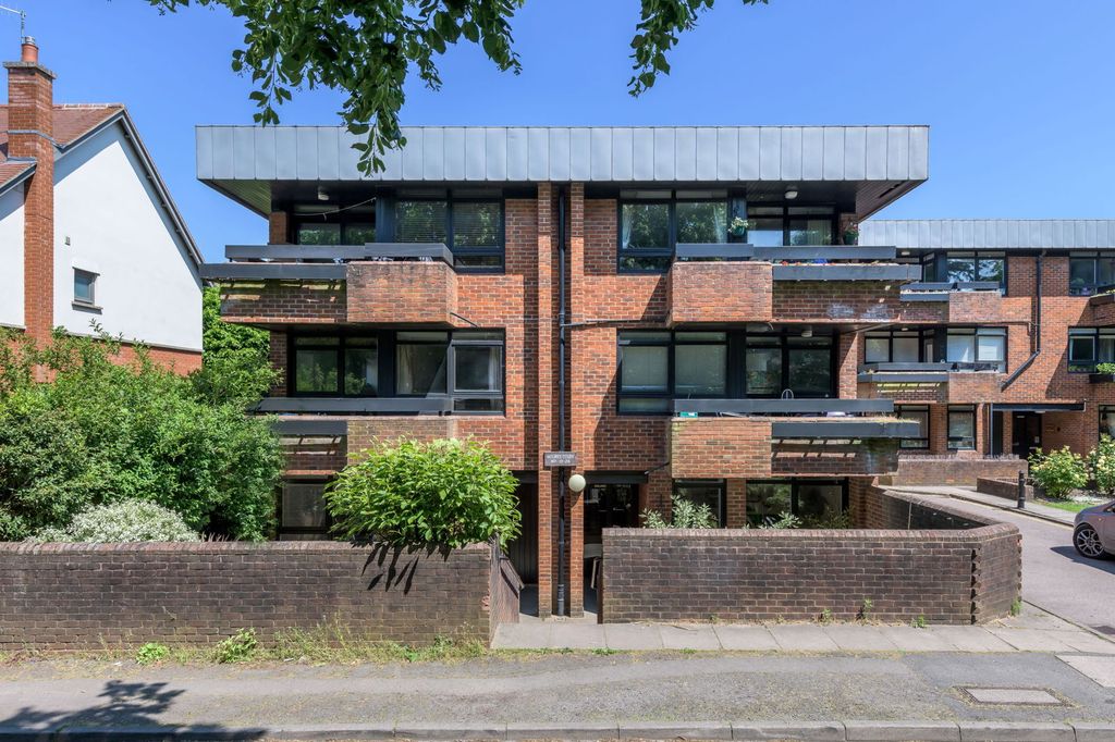 Property photo 1 of 23