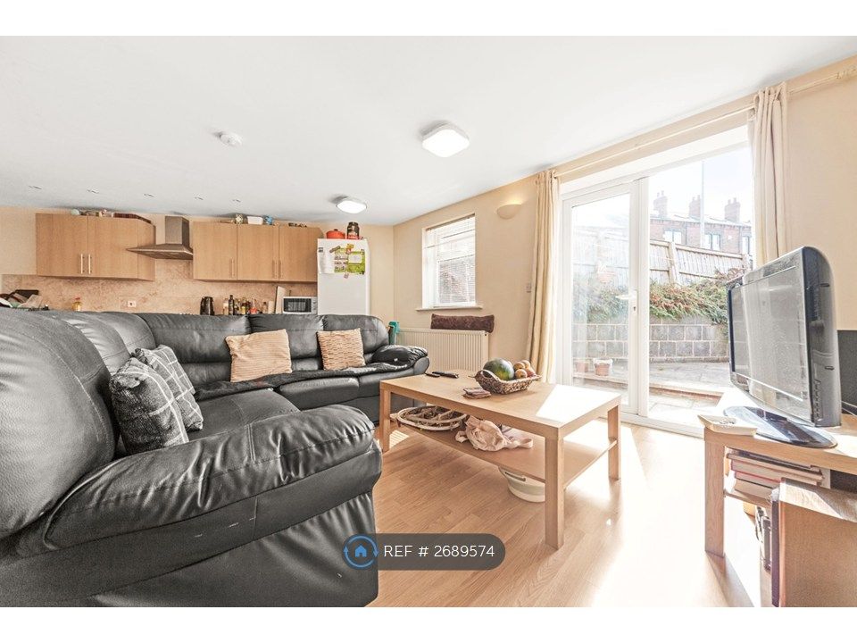 Property photo 3 of 24