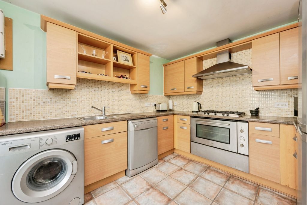 Property photo 3 of 23 Pbox-Img.Jpg