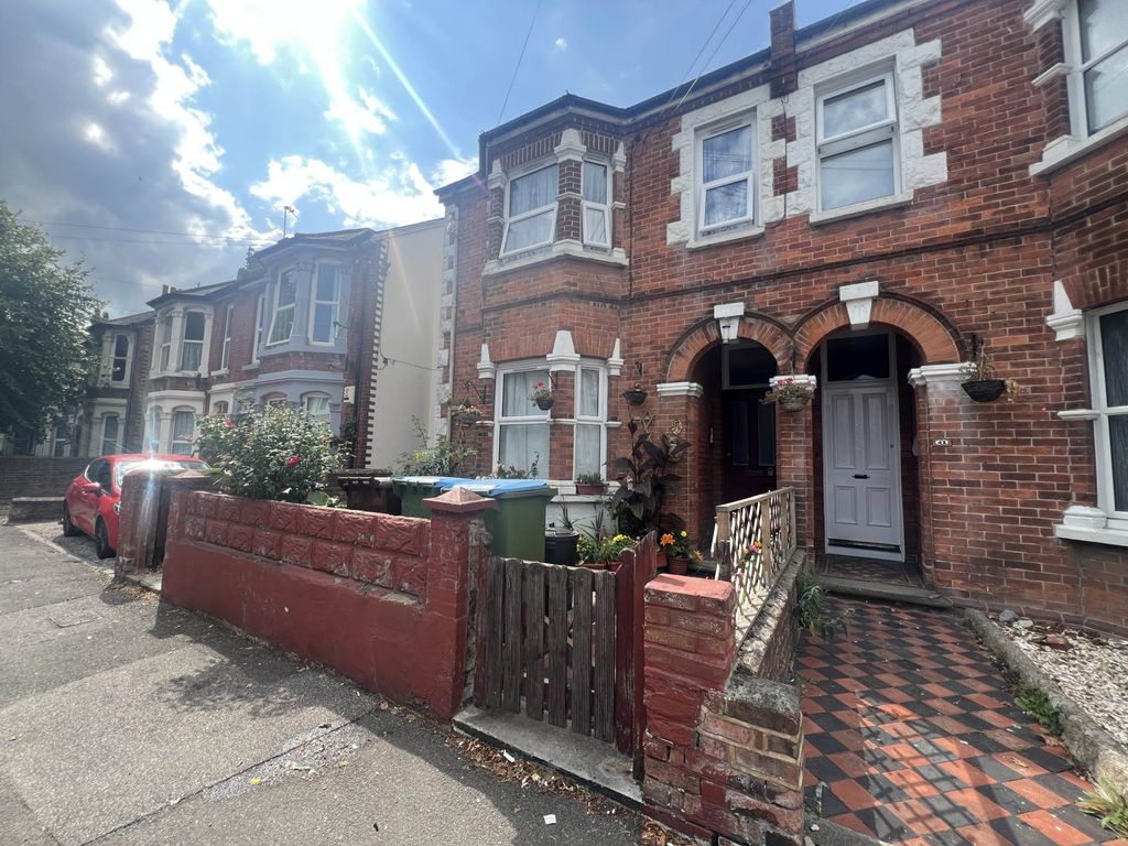Property photo 1 of 5