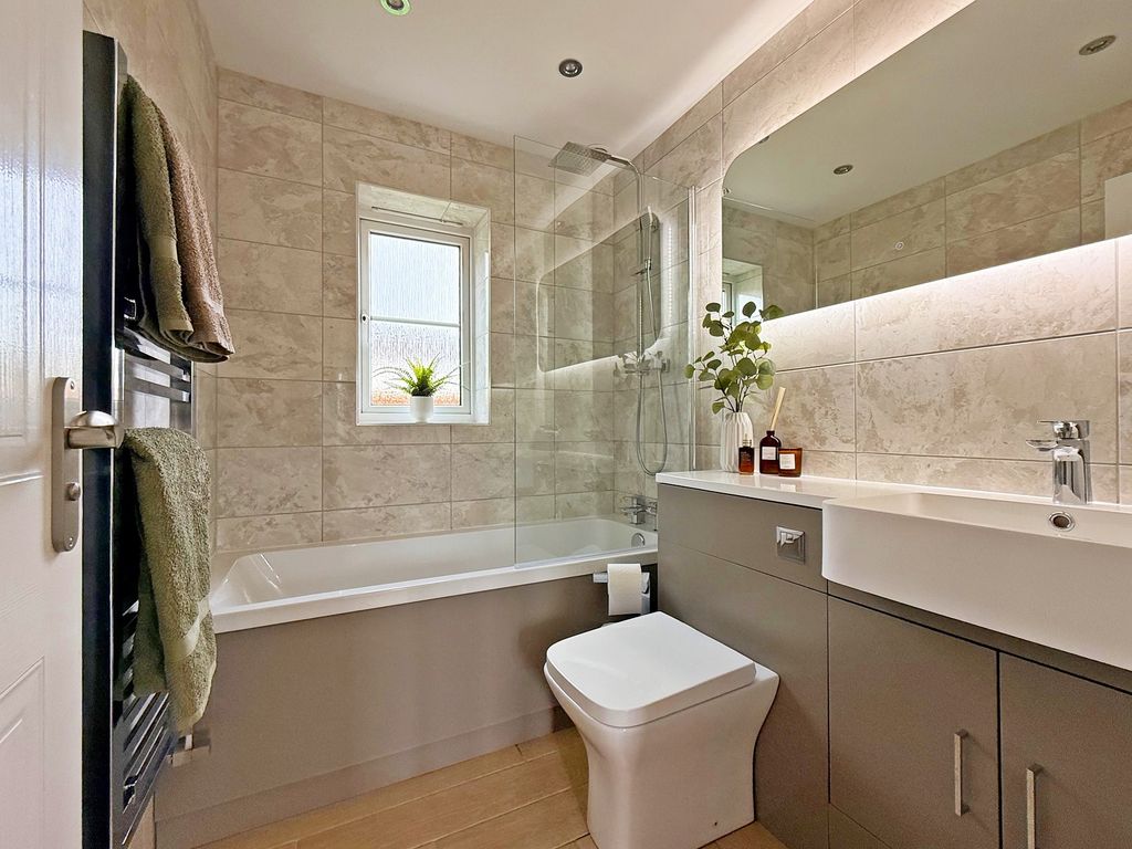 Property photo 3 of 29 Bathroom