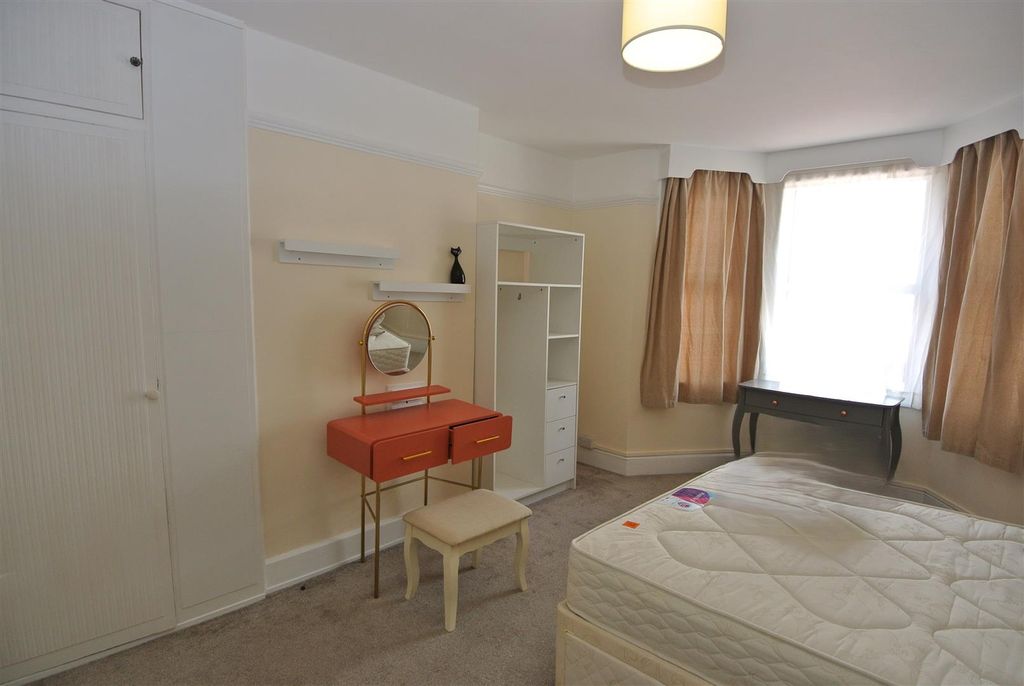 Property photo 2 of 6 Bedroom 1.Jpg