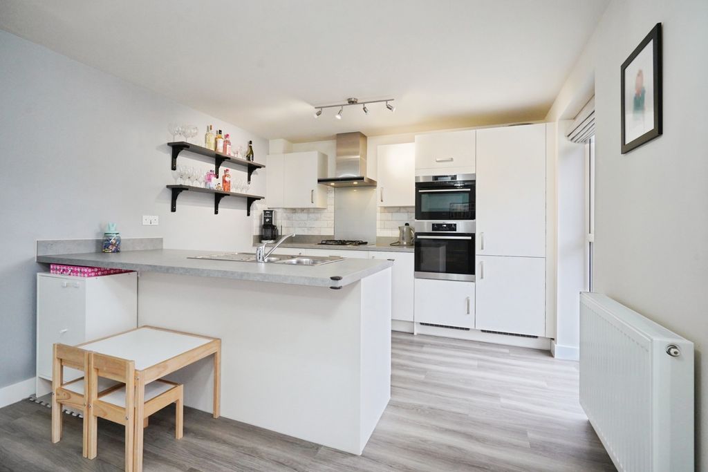 Property photo 3 of 25 Pbox-Img.Jpg