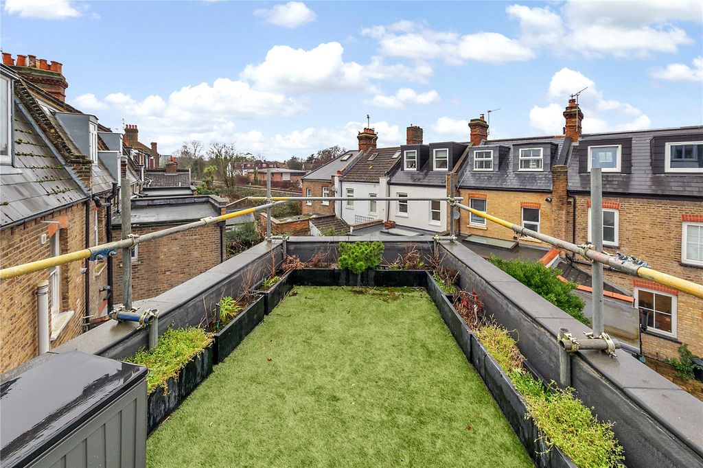 Property photo 3 of 11 Picture No. 12