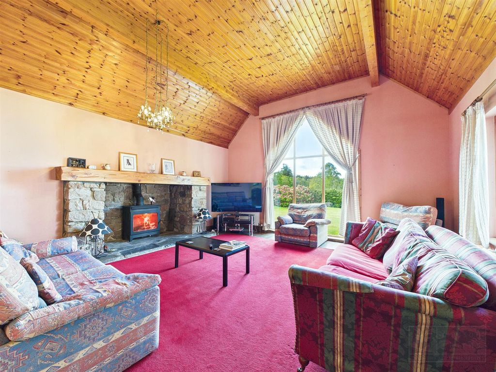Property photo 2 of 31 Sitting Room
