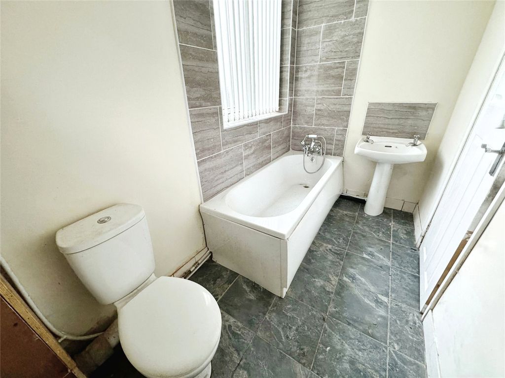 Property photo 2 of 6 Bathroom