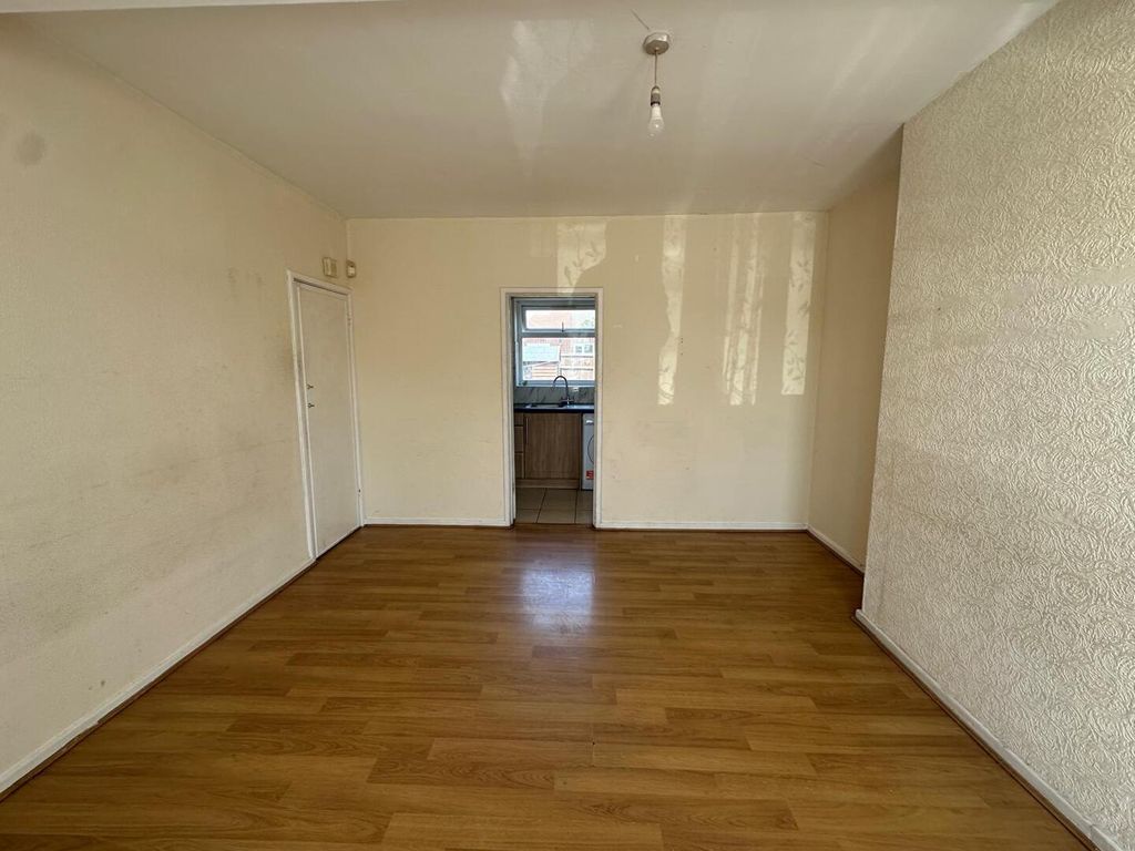 Property photo 3 of 9 Living Room