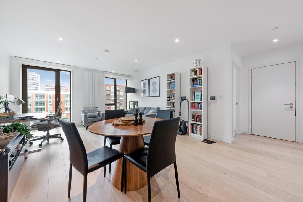 Property photo 2 of 11