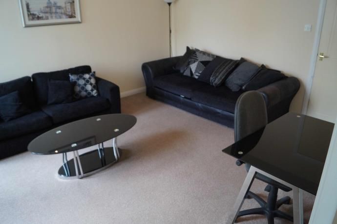 Property photo 3 of 8 Lounge
