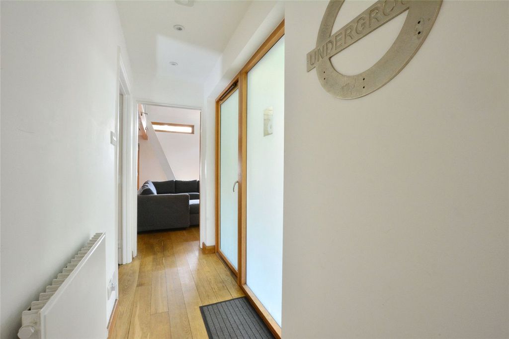 Property photo 3 of 17 Picture No. 18