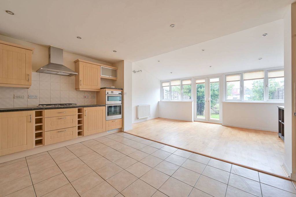 Property photo 1 of 24