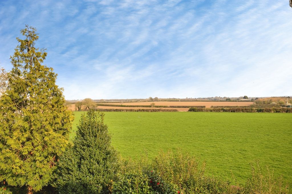 Property photo 2 of 21 Pbox-Img.Jpg