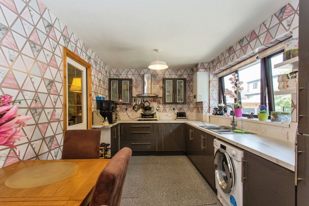 Property photo 3 of 20 Pbox-Img.Jpg