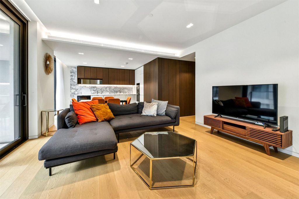 Property photo 2 of 19 Picture No. 53