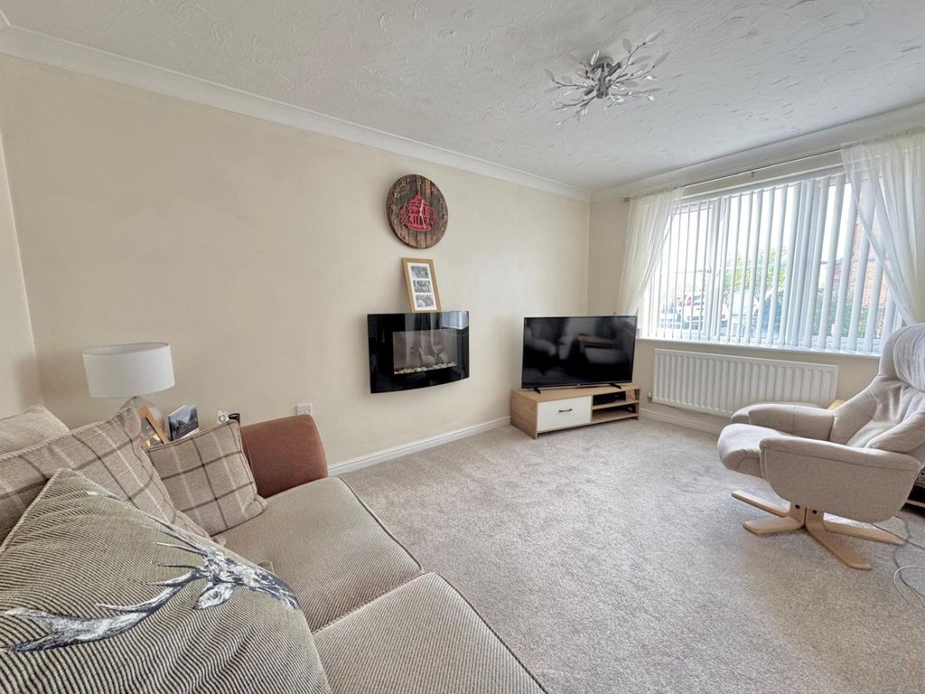 Property photo 2 of 17 965A085c-6c8c-4F14-8964-c85Fd9235d09