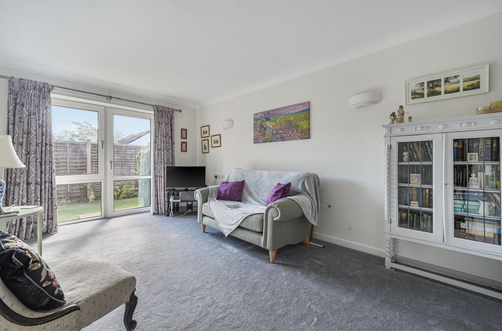 Property photo 3 of 11 1332462-2-688c800...
