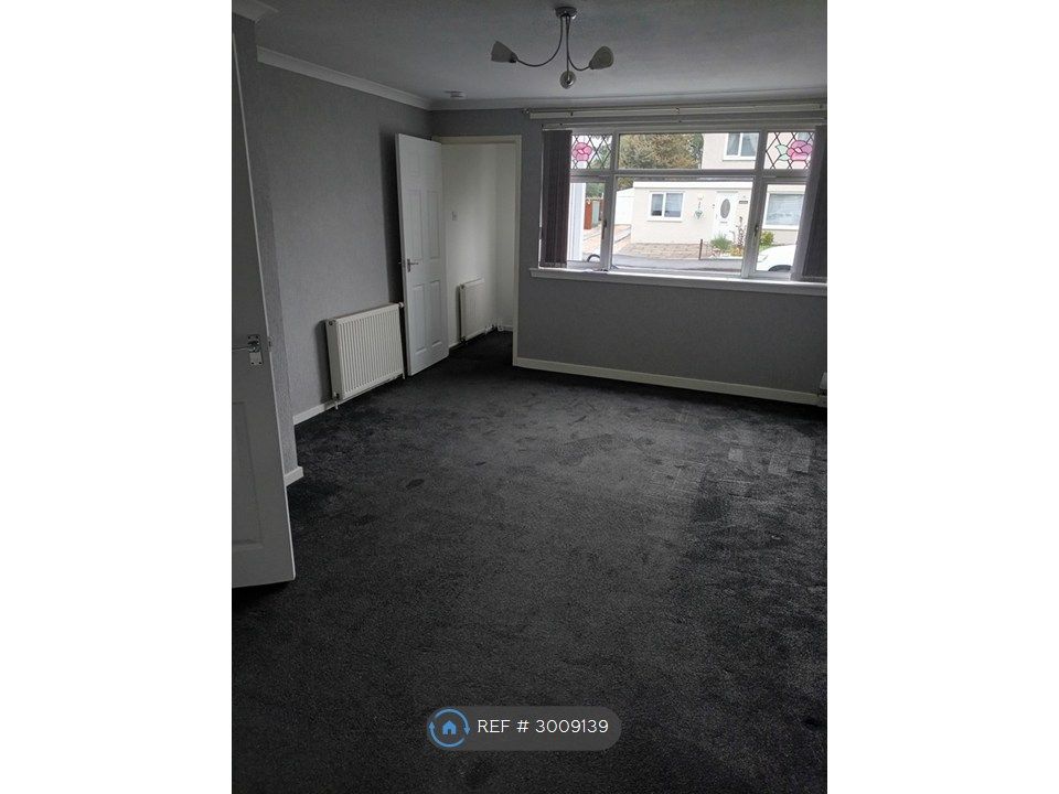Property photo 2 of 7 Livingroom
