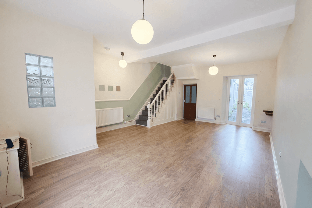 Property photo 1 of 9 3 Bedroom Property On Pottery Street For Sale