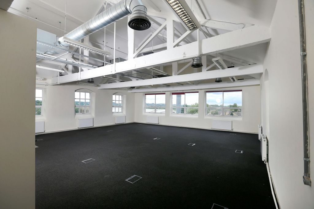 Property photo 2 of 8 999990259.Jpg