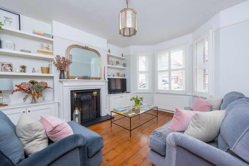 Property photo 2 of 11 Living Room