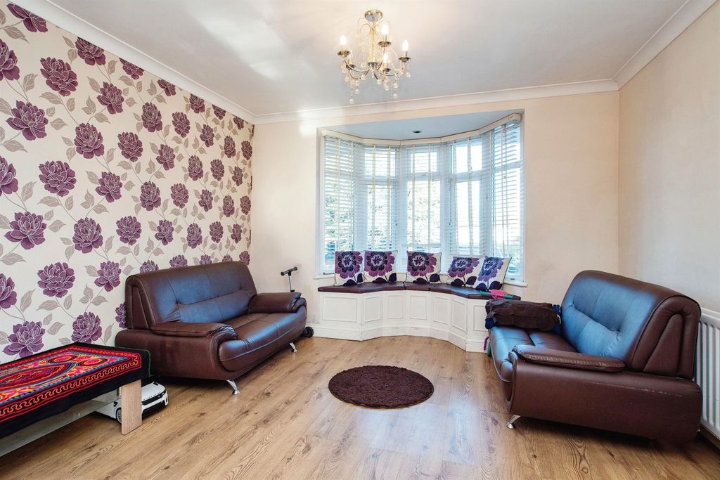 Property photo 2 of 18