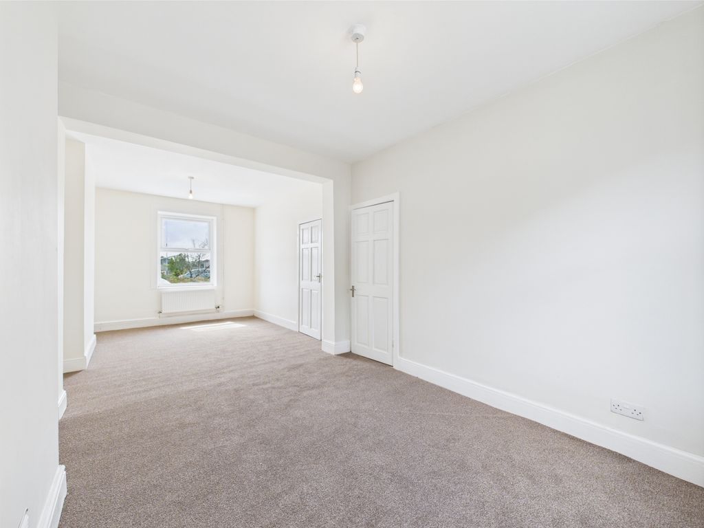 Property photo 2 of 9 Cam05203G0-Pr0021-Still003