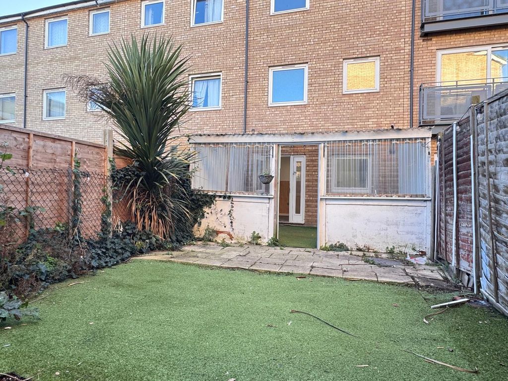 Property photo 2 of 27