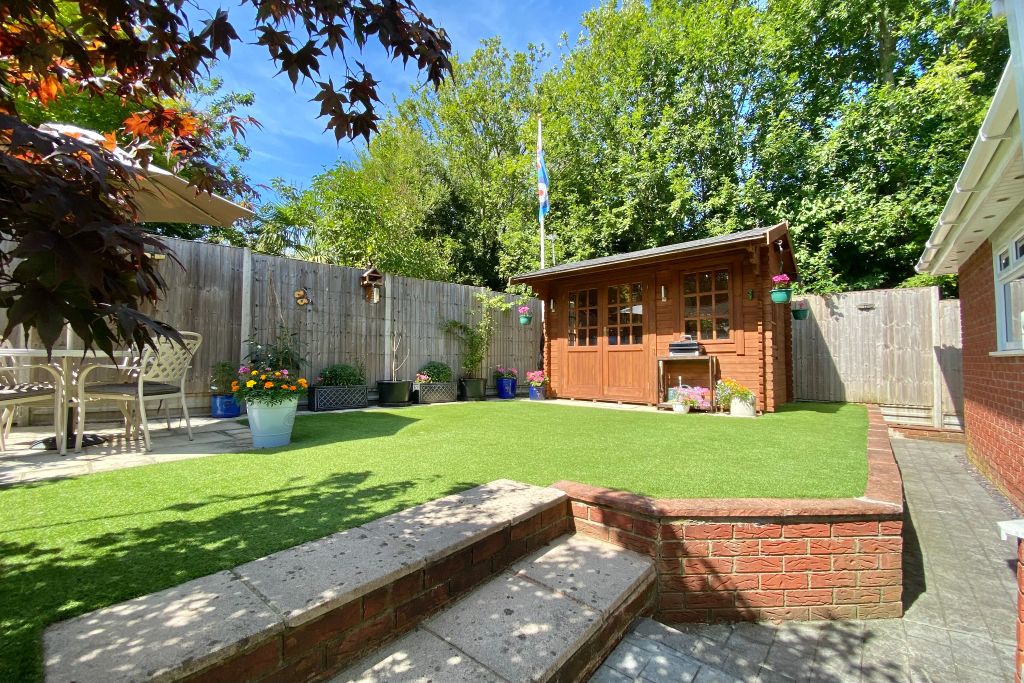 Property photo 3 of 17 Garden