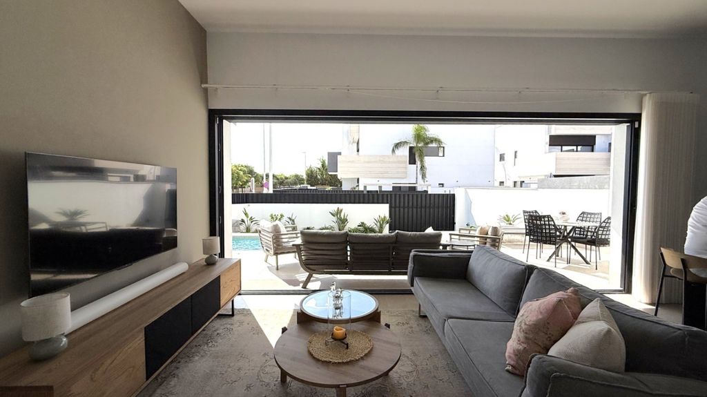 Property photo 2 of 30