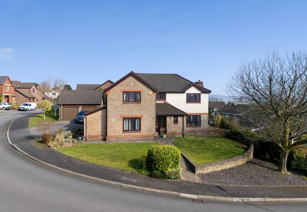 Property photo 3 of 52