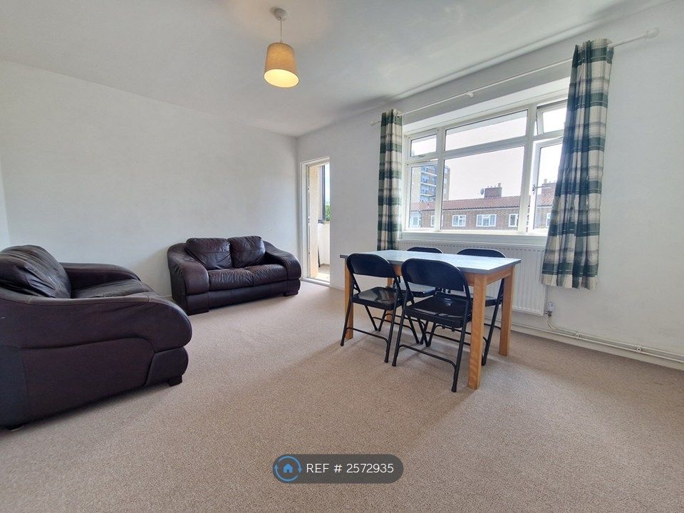Property photo 1 of 9 Living Room