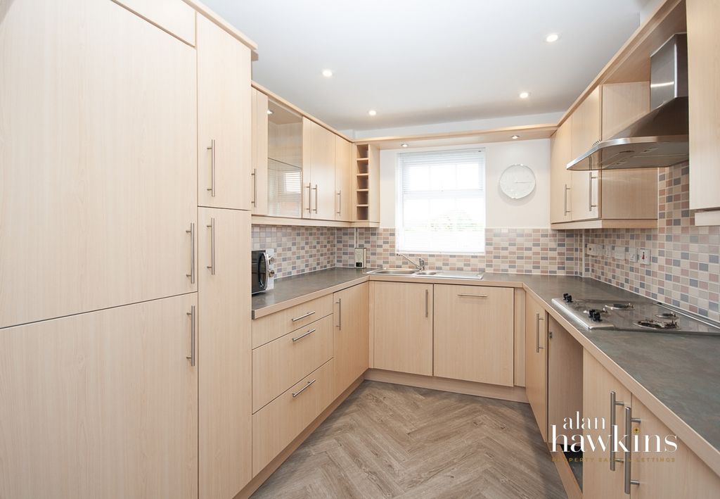 Property photo 2 of 7 Kitchen-2