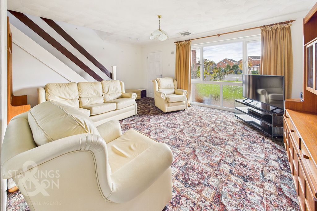 Property photo 2 of 16