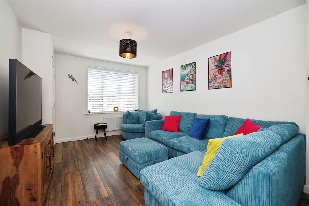 Property photo 2 of 16