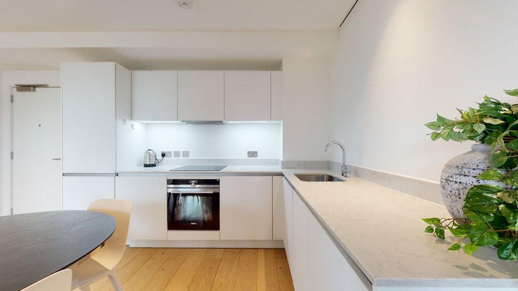 Property photo 2 of 18 Kitchen